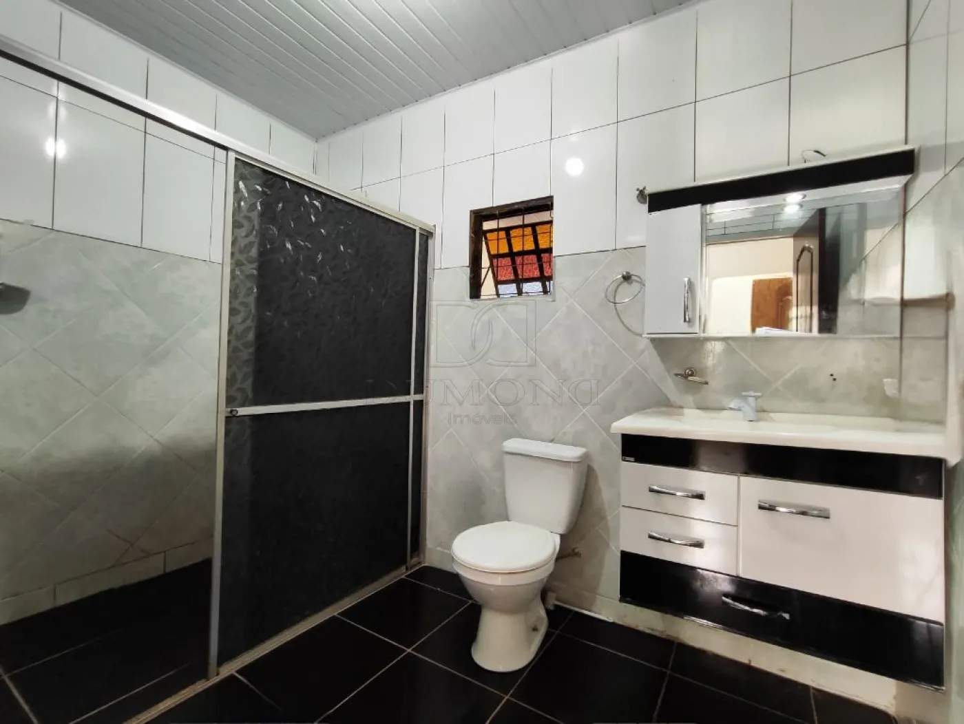 Imóvel amplo e funcional, ideal para quem busca conforto, espaço externo e ótima estrutura, com excelente aproveitamento do terreno.