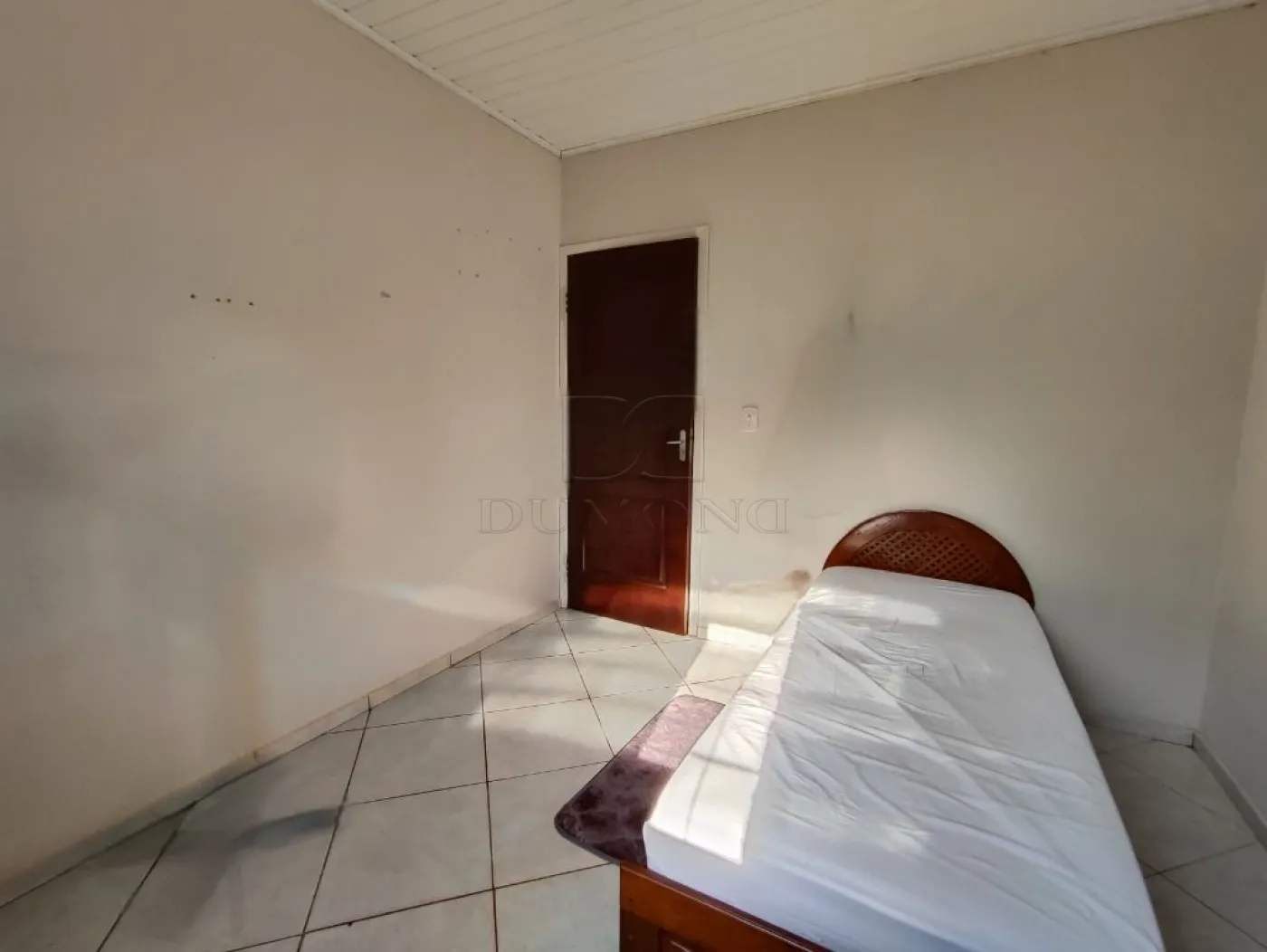 Imóvel amplo e funcional, ideal para quem busca conforto, espaço externo e ótima estrutura, com excelente aproveitamento do terreno.
