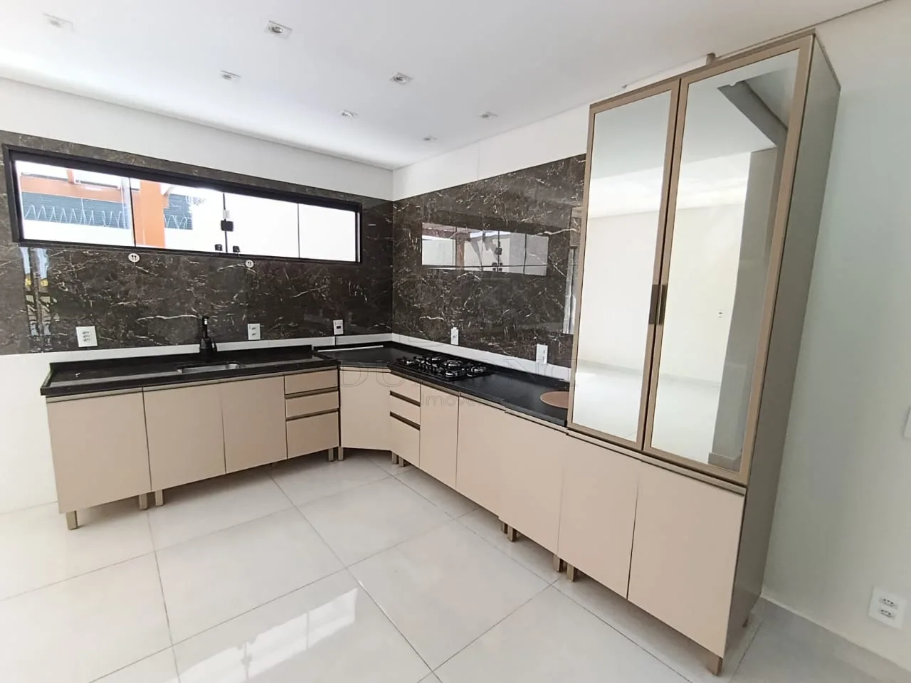 Alugar Casa / Sobrado em Foz do Igua&ccedil;u R$ 3.500,00 - Foto 6