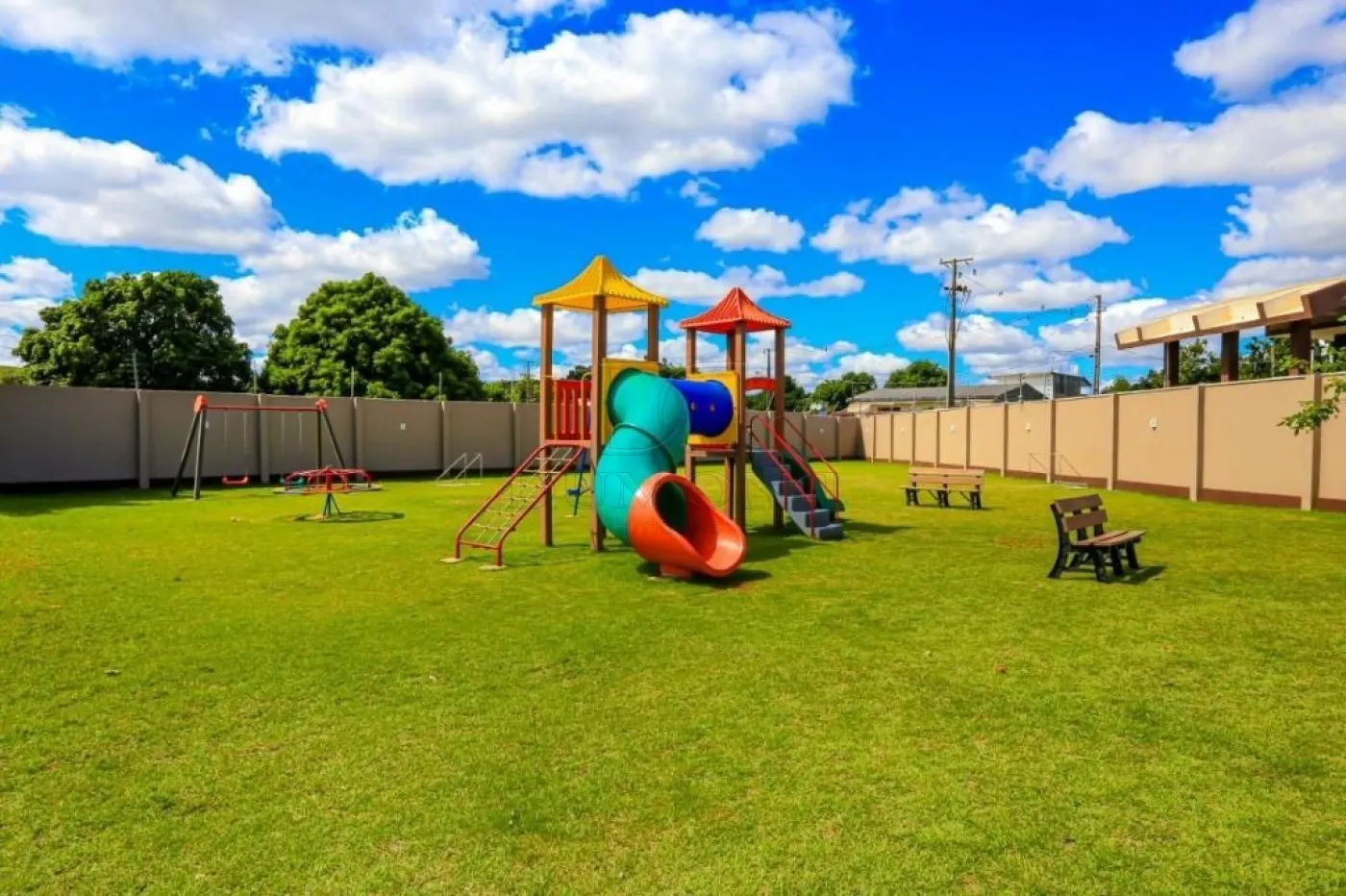 TERRENO À VENDA NO CONDOMINIO RESIDENCIAL ARARAS!!!