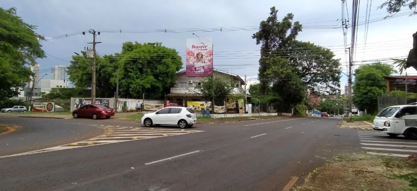 OPORTUNIDADE ÚNICA!  PRÉDIO A VENDA NO CORREDOR TURÍSTICO DE FOZ DO IGUAÇU!!!