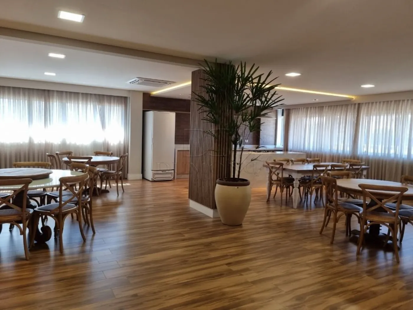 LINDO APARTAMENTO PARA VENDA NO EDIFÍCIO ESMERALDA EM FOZ DO IGUAÇU.