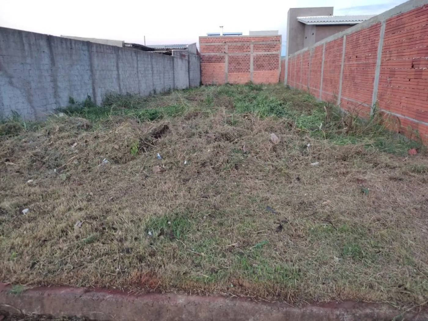 LINDO TERRENO Á VENDA EM TRÊS LAGOAS !!