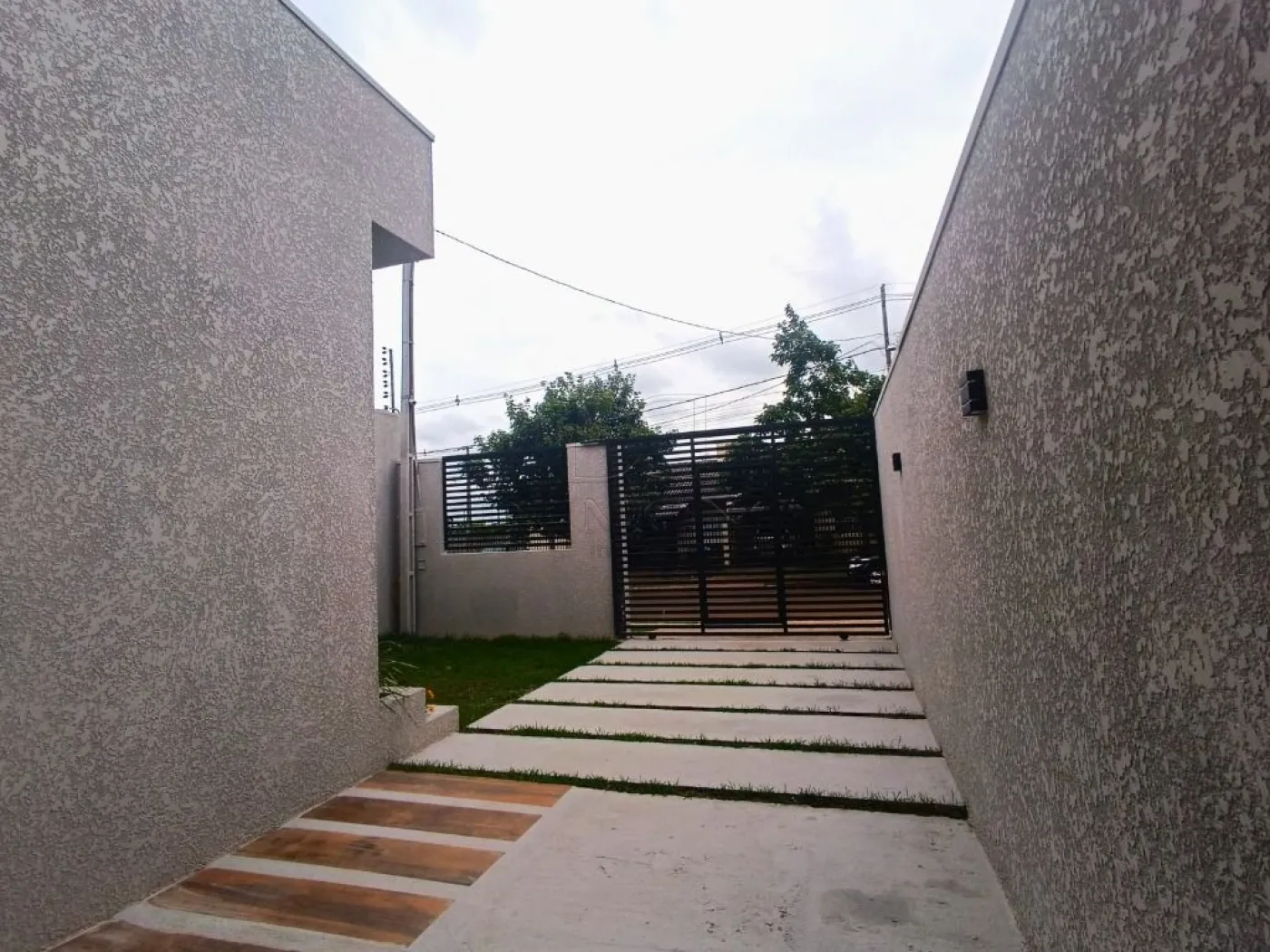 LINDA CASA Á VENDA NO JARDIM FENÍCIA !!!
