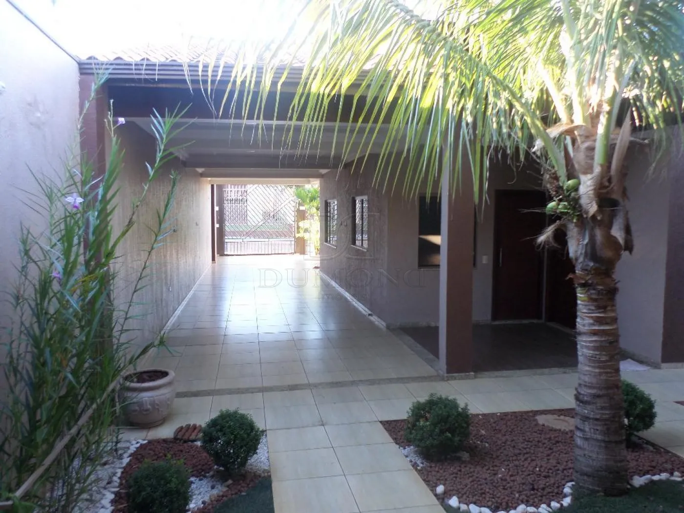 Casa com 3 dormitórios à venda com 253 m² por R$ 710.000 no Jardim Porto Belo em Foz do Iguaçu/PR