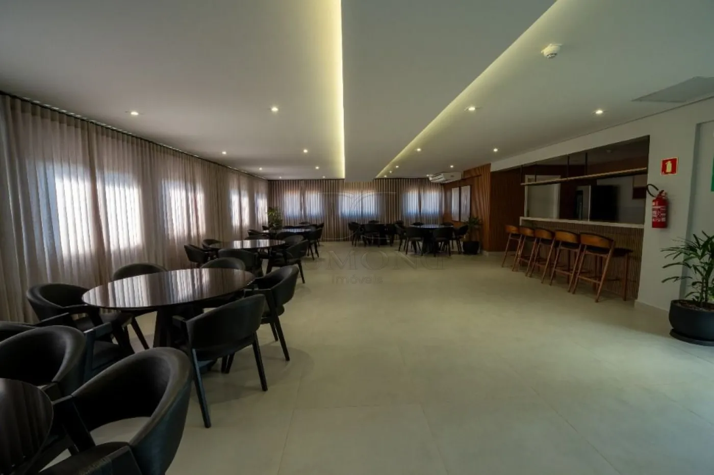 APARTAMENTO GARDEN Á VENDA NO EDIFÍCIO ROYAL LEGACY !!