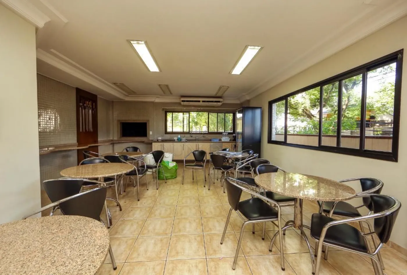 Apartamento Duplex com 4 dormitórios à venda com 384 m² por R$ 2.500.000 no Edifício Maison Classic em Foz do Iguaçu