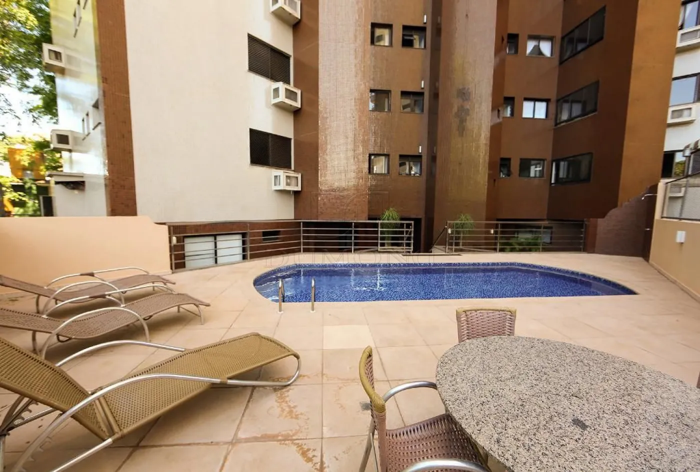Apartamento Duplex com 4 dormitórios à venda com 384 m² por R$ 2.500.000 no Edifício Maison Classic em Foz do Iguaçu