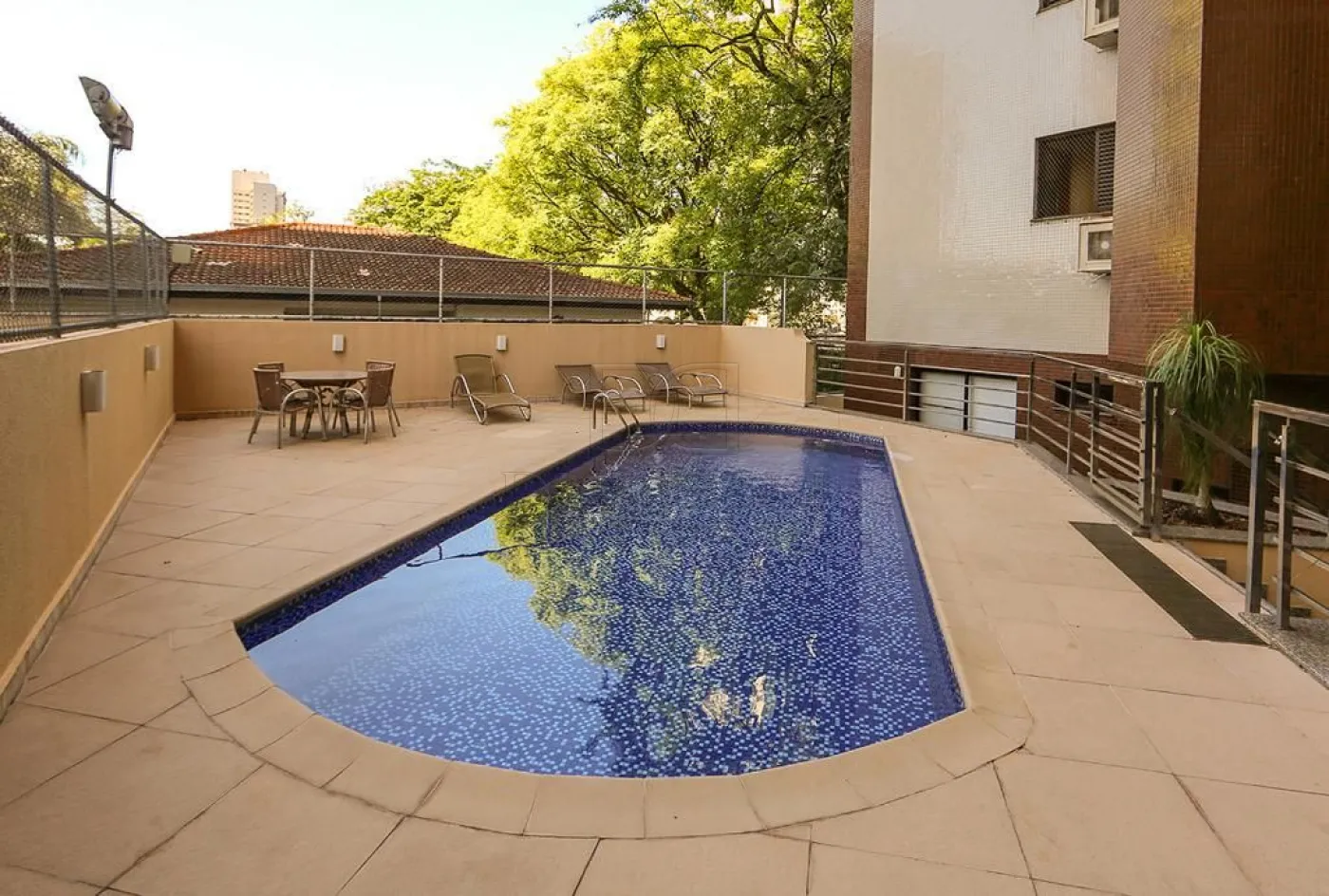 Apartamento Duplex com 4 dormitórios à venda com 384 m² por R$ 2.500.000 no Edifício Maison Classic em Foz do Iguaçu