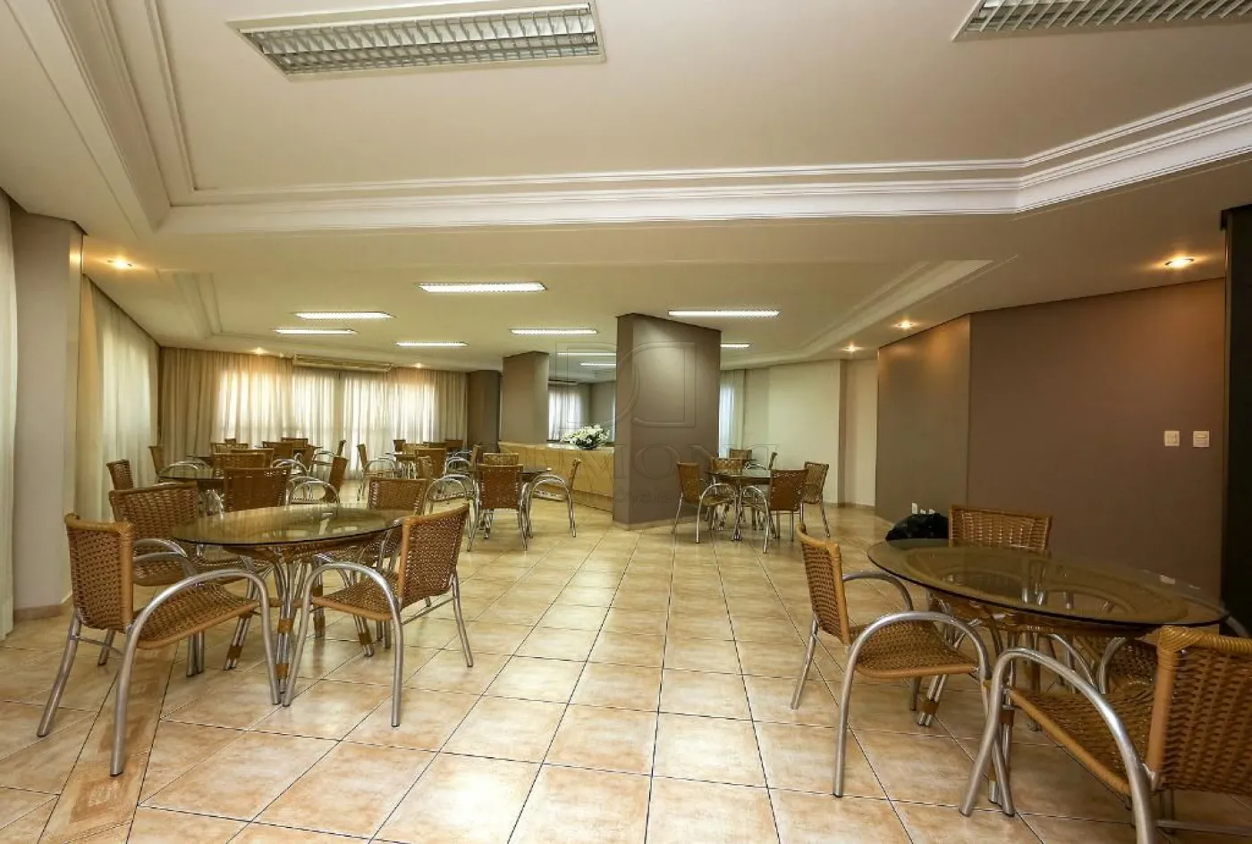 Apartamento Duplex com 4 dormitórios à venda com 384 m² por R$ 2.500.000 no Edifício Maison Classic em Foz do Iguaçu