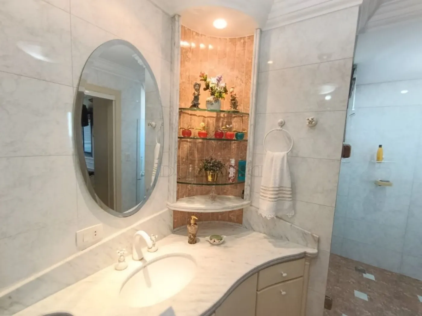 Apartamento Duplex com 4 dormitórios à venda com 384 m² por R$ 2.500.000 no Edifício Maison Classic em Foz do Iguaçu