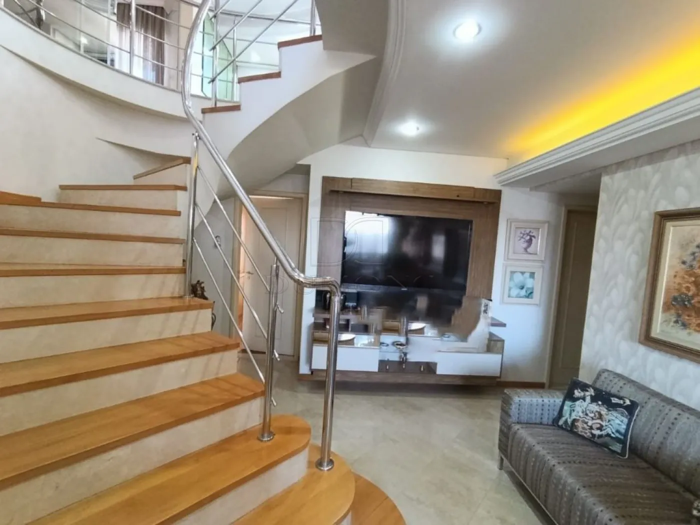 Apartamento Duplex com 4 dormitórios à venda com 384 m² por R$ 2.500.000 no Edifício Maison Classic em Foz do Iguaçu