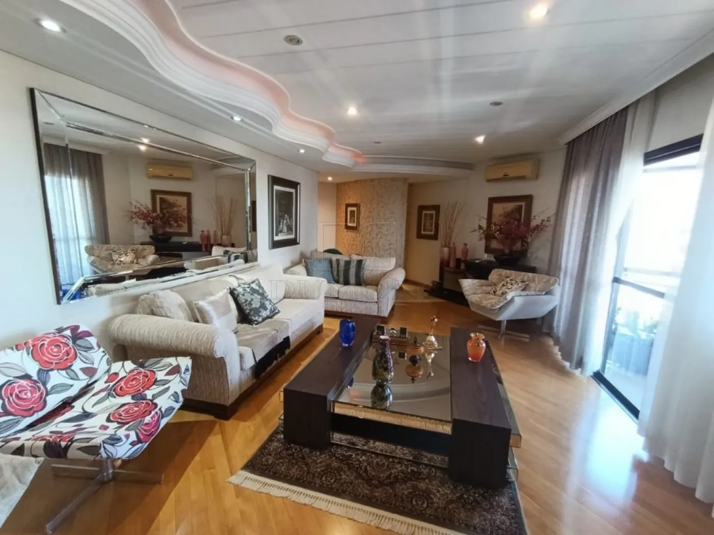 Apartamento Duplex com 4 dormitórios à venda com 384 m² por R$ 2.500.000 no Edifício Maison Classic em Foz do Iguaçu