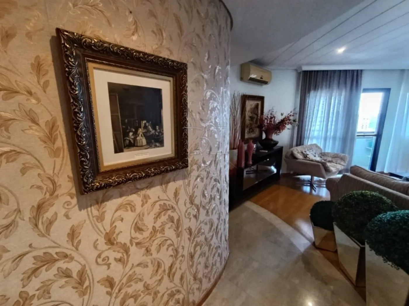 Apartamento Duplex com 4 dormitórios à venda com 384 m² por R$ 2.500.000 no Edifício Maison Classic em Foz do Iguaçu