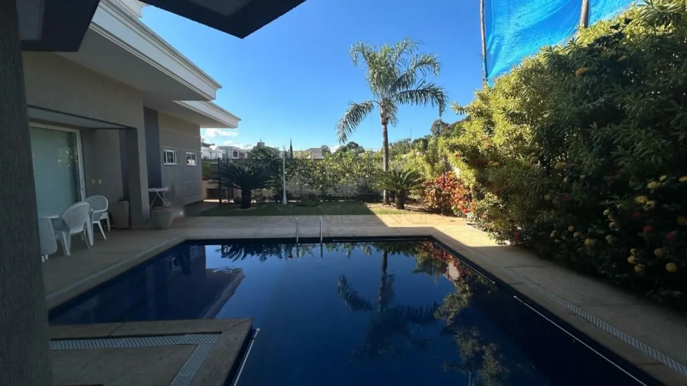 Sobrado com 5 suítes à venda com 675 m² por R$ 5.900.000 no Condomínio Iguassu Green Village em Foz do Iguaçu/PR UNID 1
