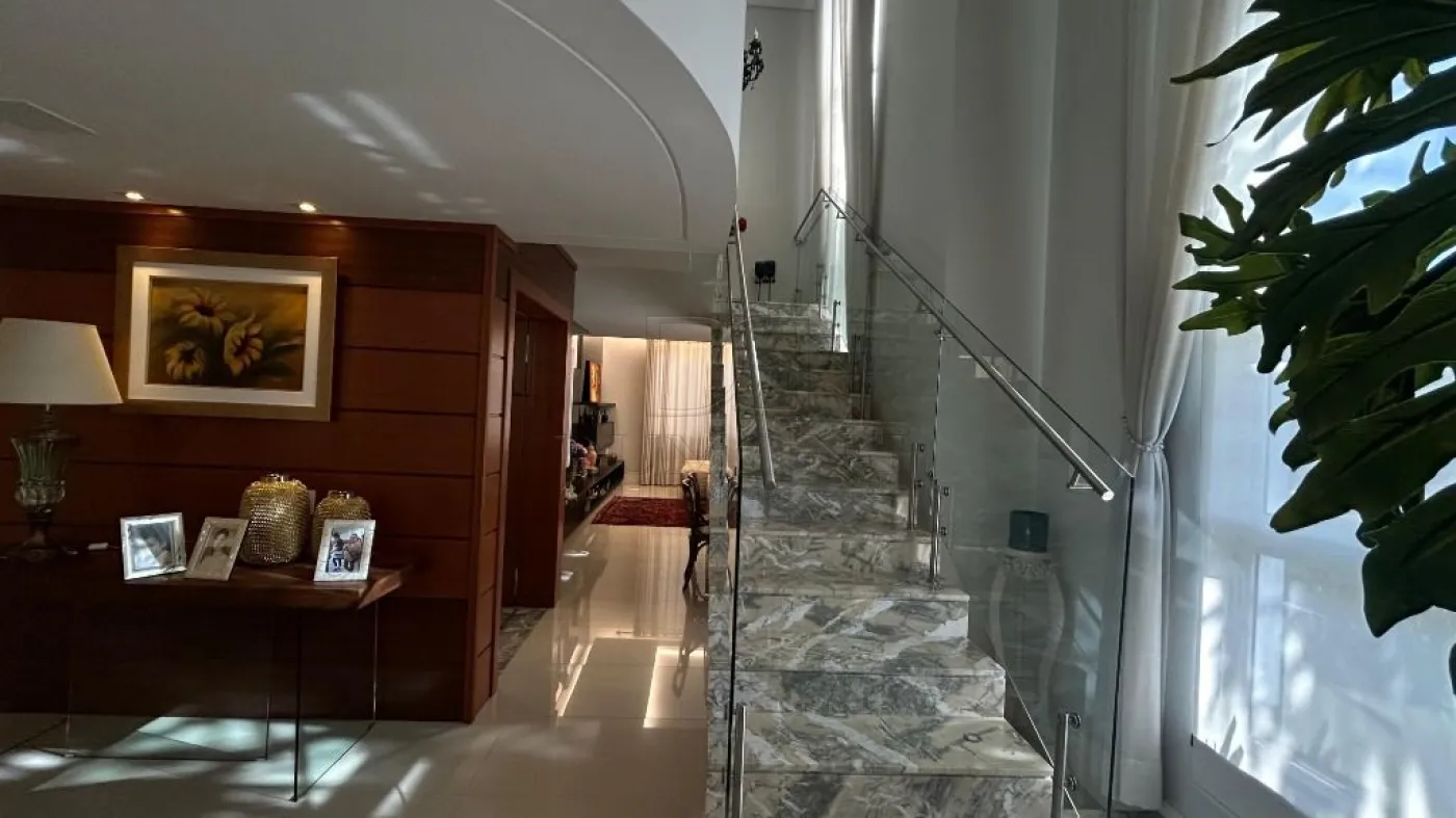Sobrado com 5 suítes à venda com 675 m² por R$ 5.900.000 no Condomínio Iguassu Green Village em Foz do Iguaçu/PR UNID 1