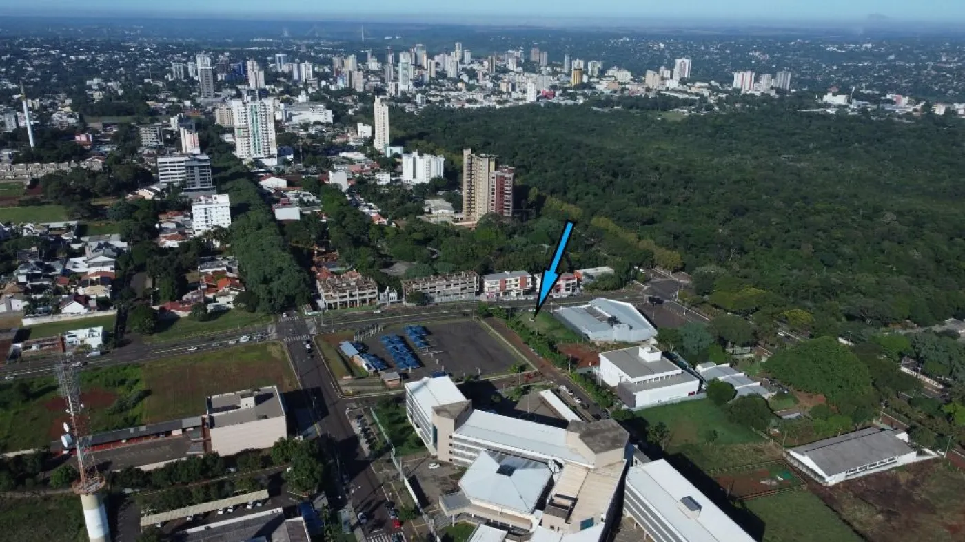 Terreno à venda com 700 m² por R$ 3.500.000 no Jardim Polo Centro em Foz do Iguaçu/PR