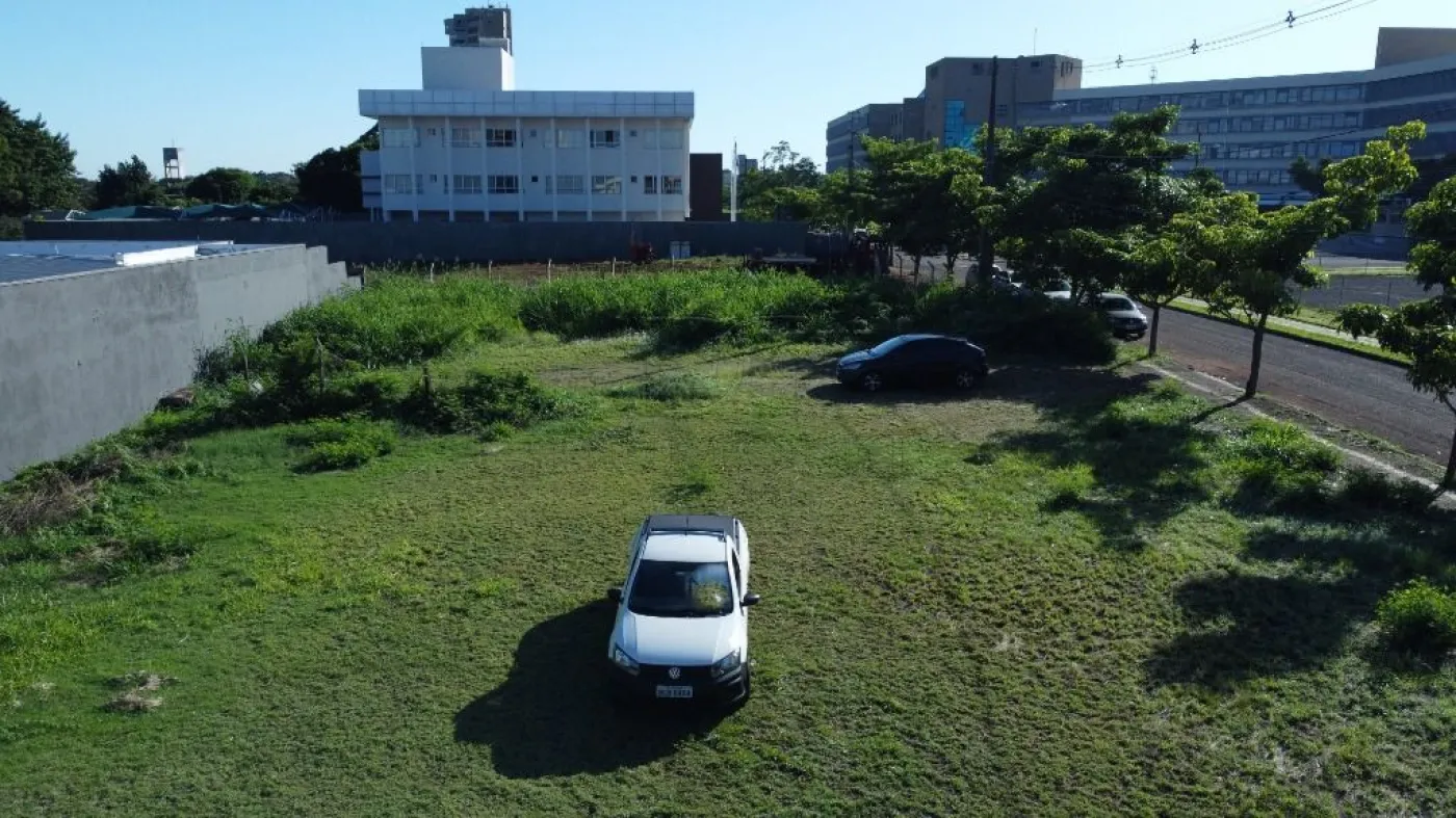 Terreno à venda com 700 m² por R$ 3.500.000 no Jardim Polo Centro em Foz do Iguaçu/PR