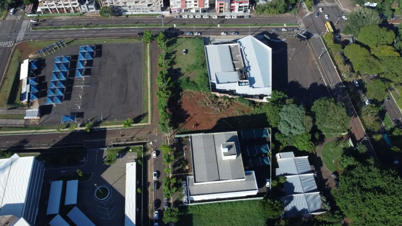 Terreno à venda com 700 m² por R$ 3.500.000 no Jardim Polo Centro em Foz do Iguaçu/PR