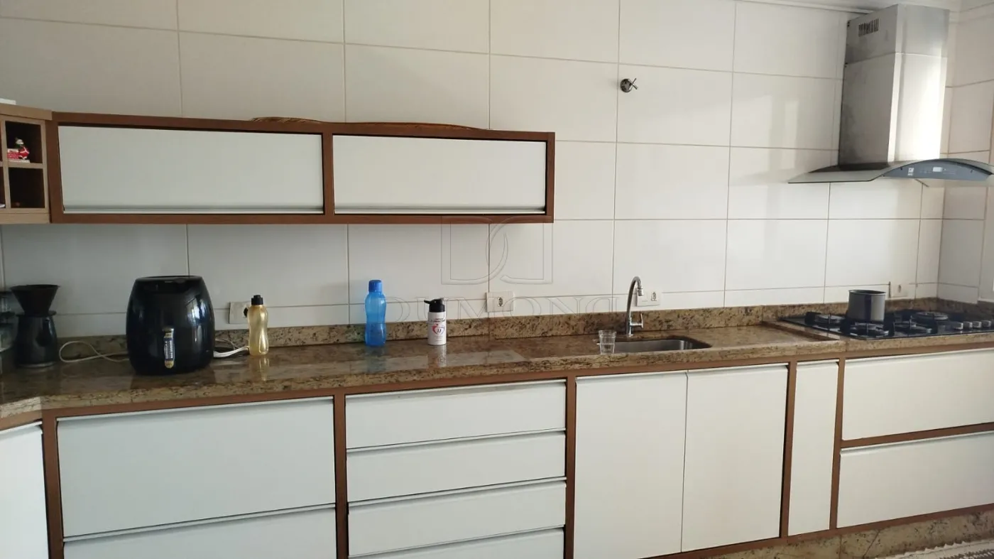 Prédio Comercial e Residencial localizado