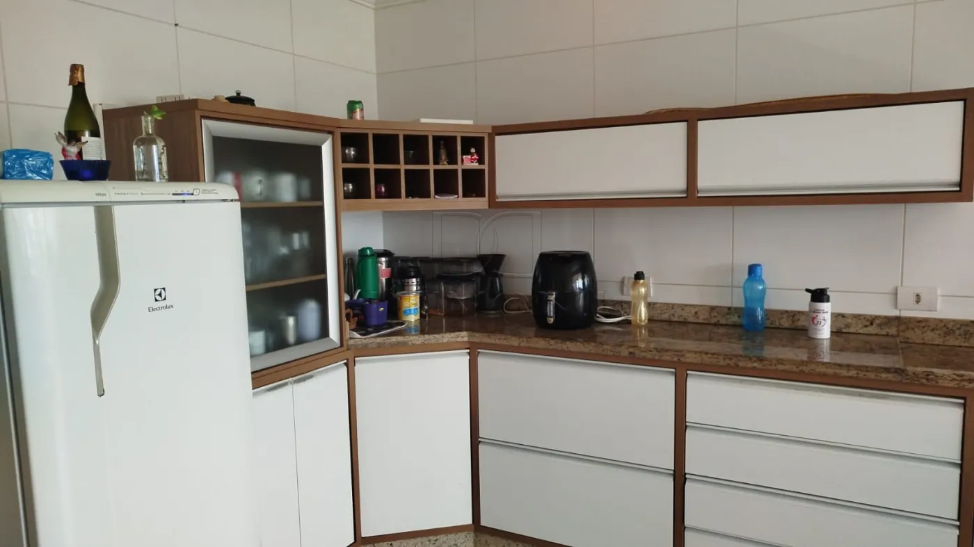 Prédio Comercial e Residencial localizado