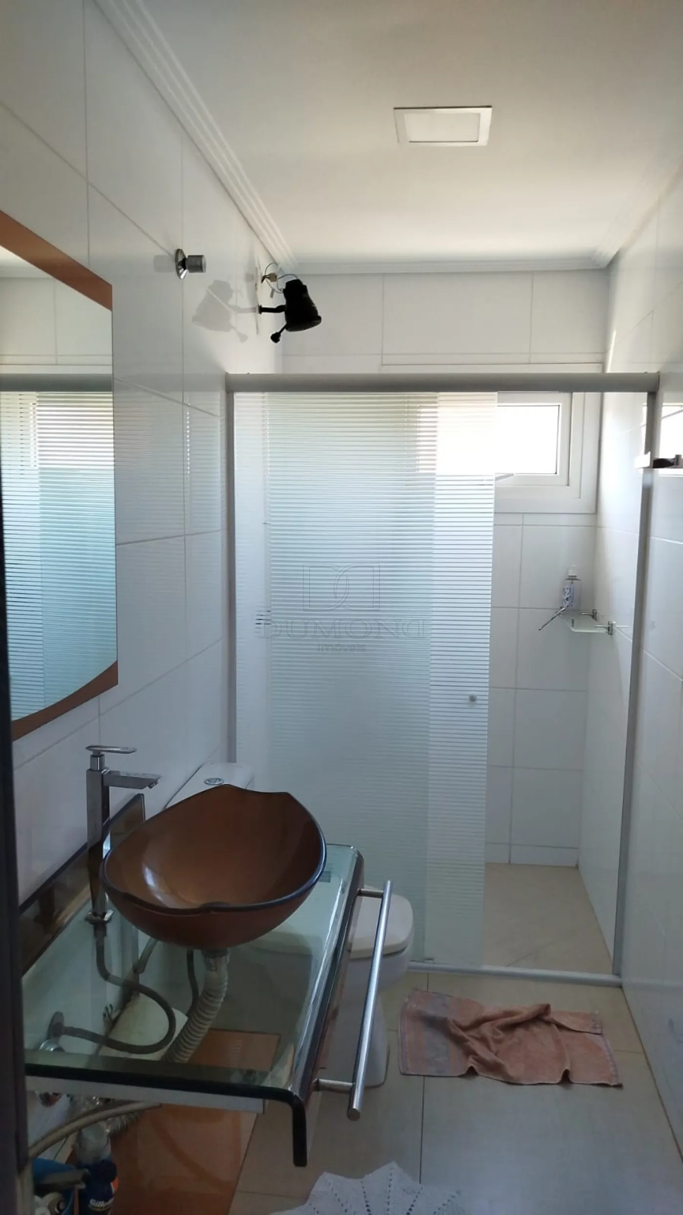 Prédio Comercial e Residencial localizado