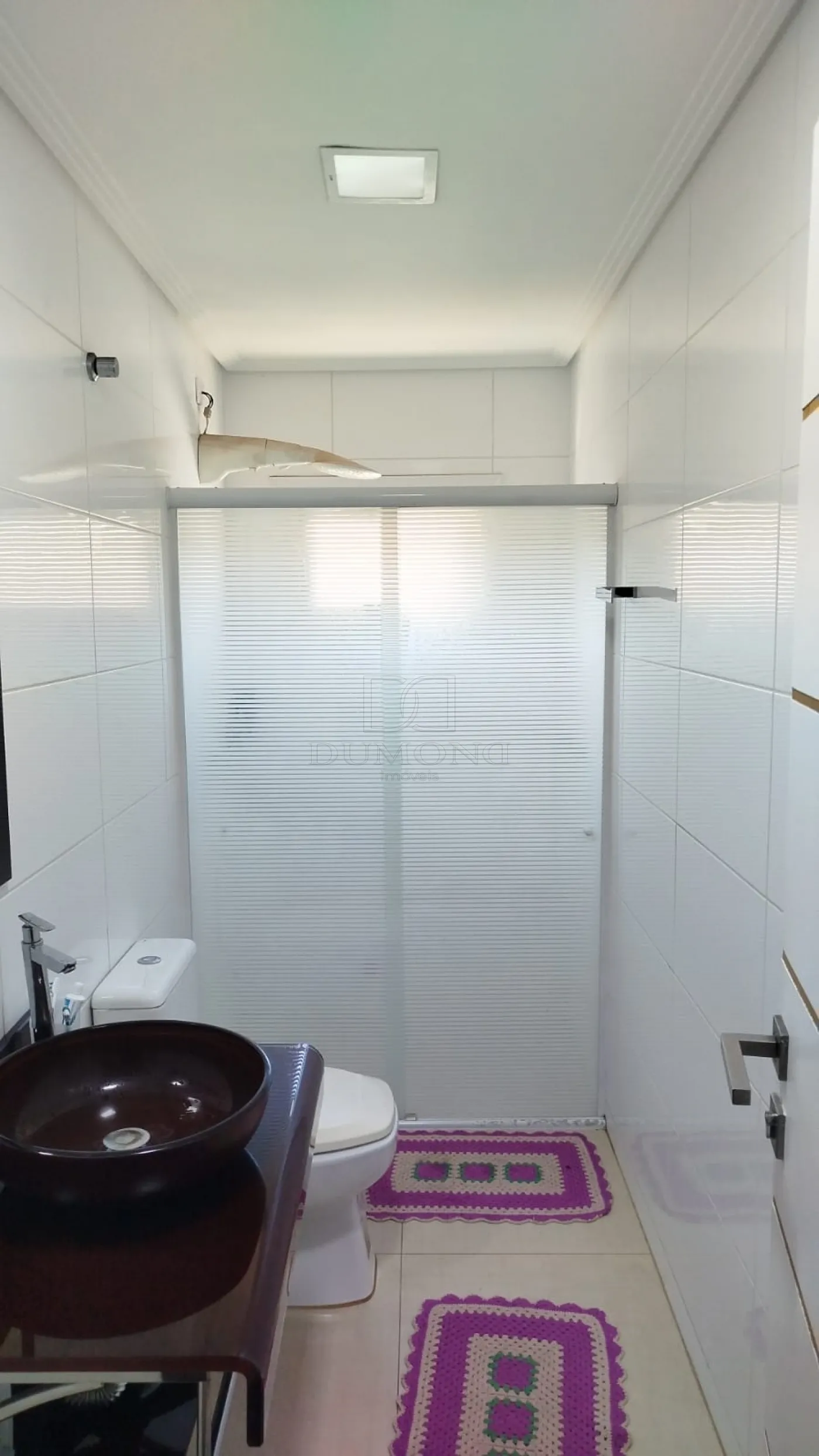 Prédio Comercial e Residencial localizado