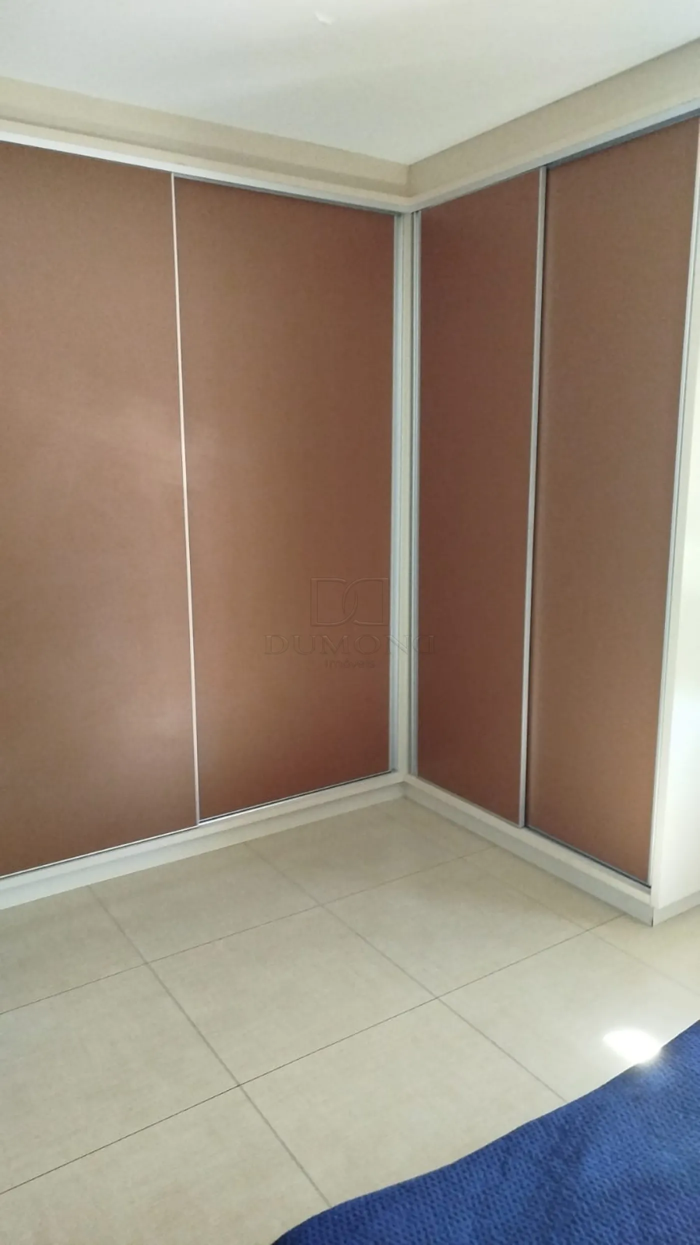 Prédio Comercial e Residencial localizado