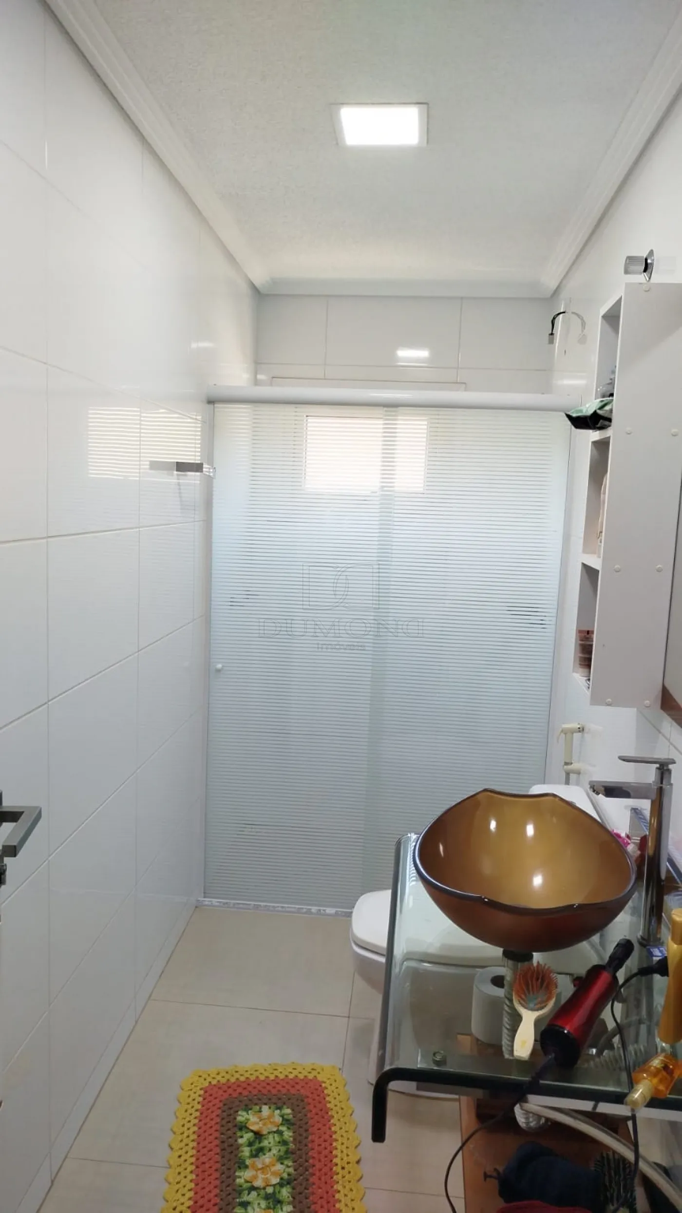 Prédio Comercial e Residencial localizado