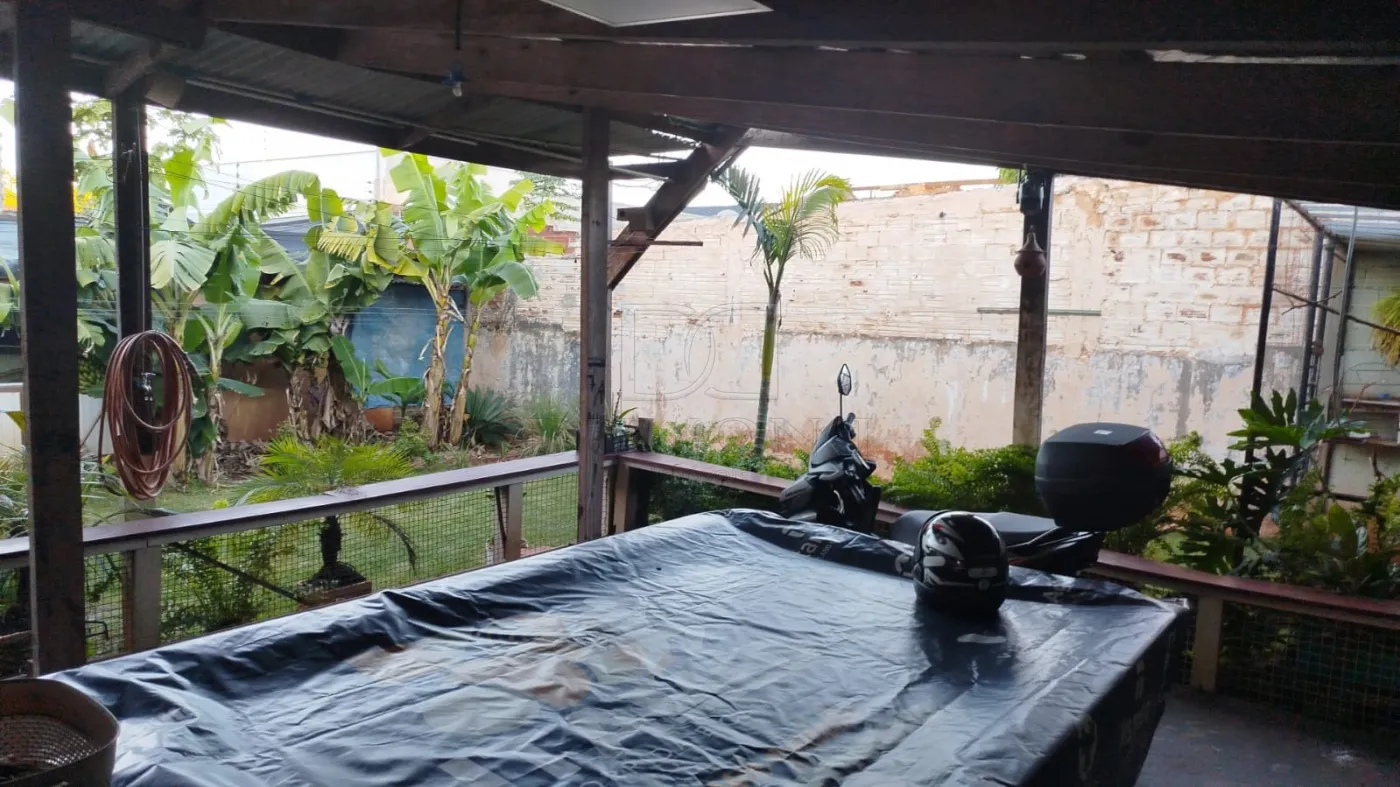 Casa de alvenaria localizado na Vila A, próximo a Escola, Mercados, Bancos