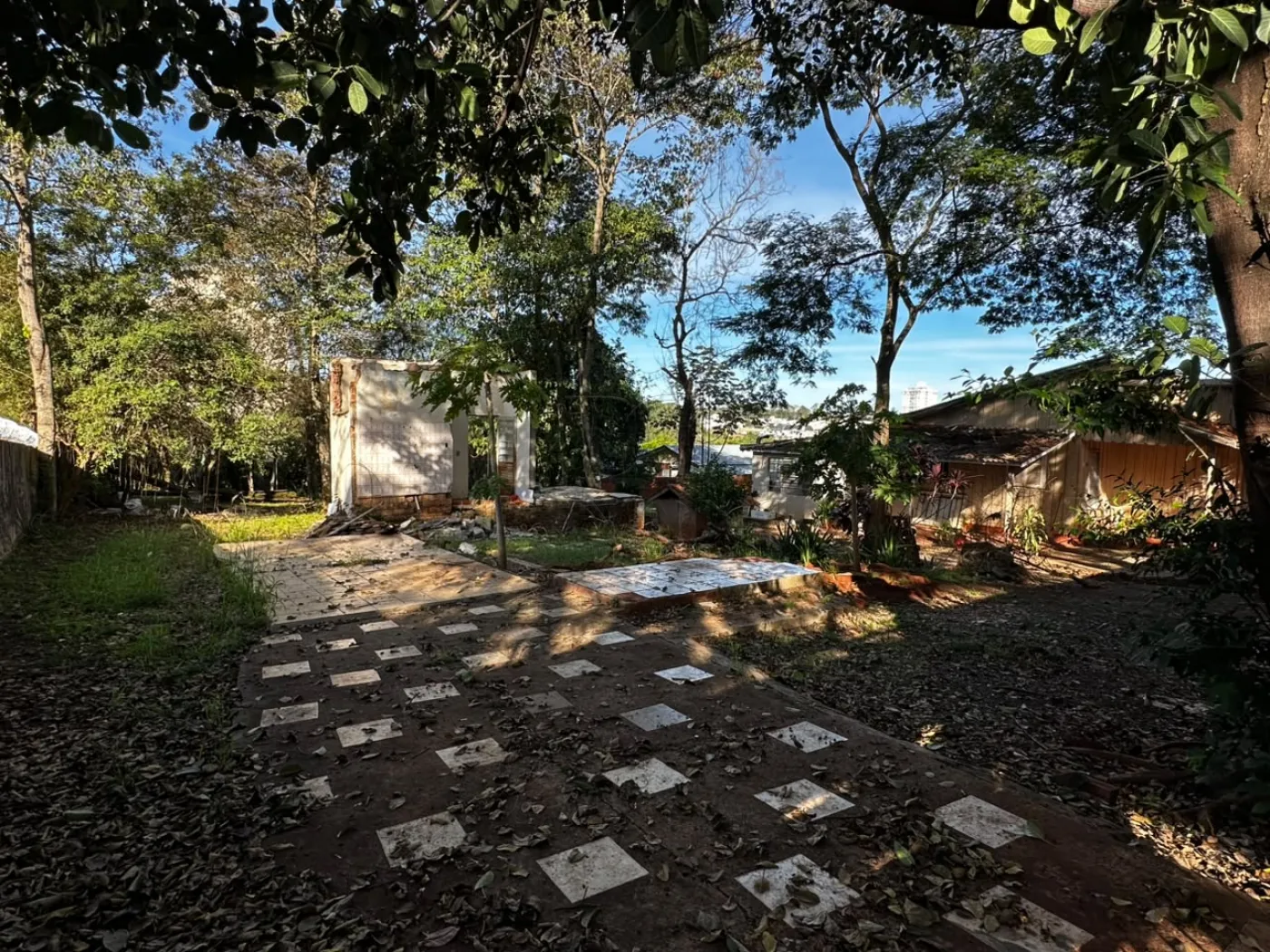 Terreno à venda com 1.800,00 m² por  R$ 1.600,000,00 no centro de FOZ DO IGUAÇU/PR -