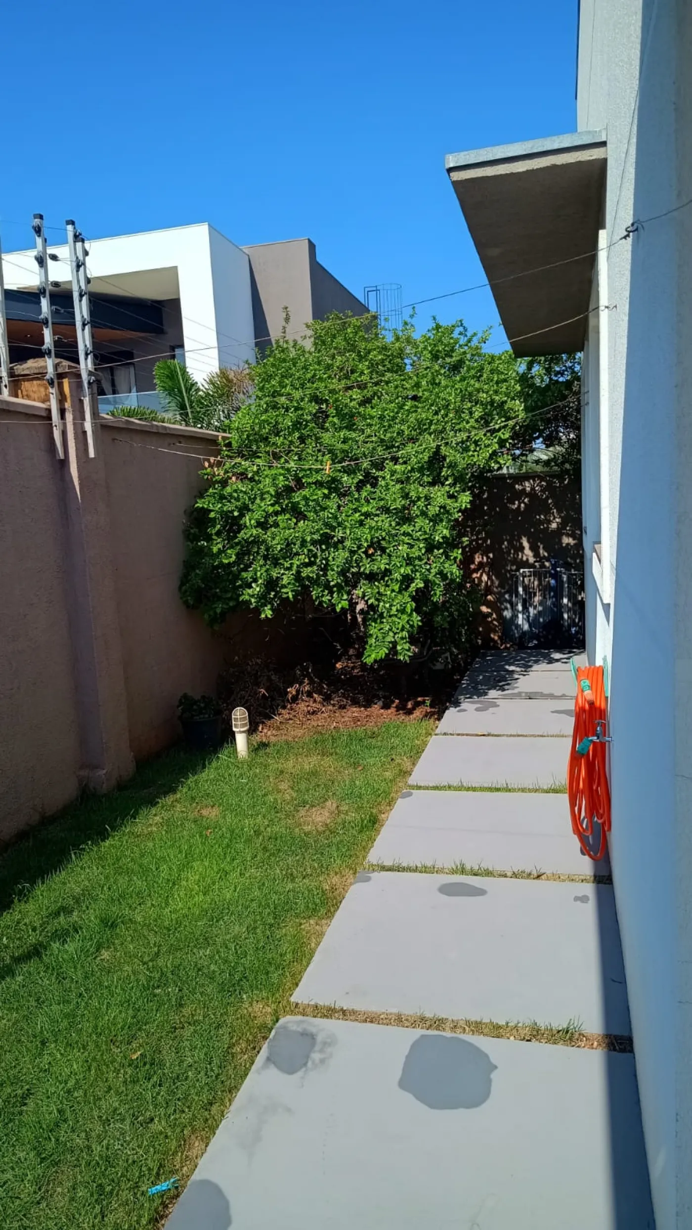CASA TÉRREA ALTO PADRÃO NO CONDOMÍNIO TERRAS ALPHA I