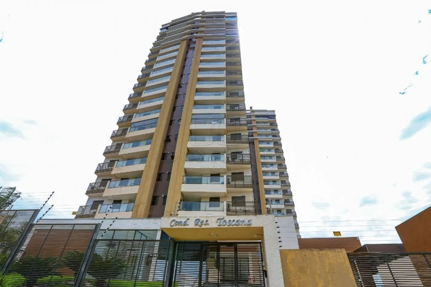 LINDO APARTAMENTO PARA LOCAÇÃO TOTALMENTE MOBILIADO NO EDIFÍCIO TOSCANA !!!