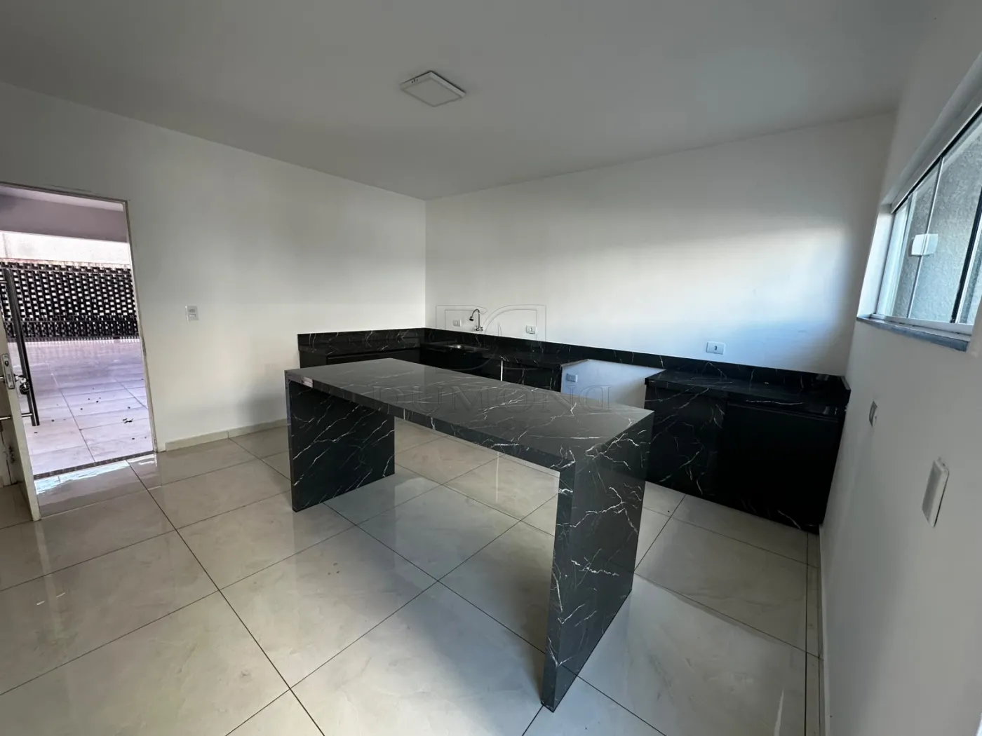 SOBRADO PARA LOCAÇÃO - JARDIM POLO CENTRO COM 3 QUARTOS