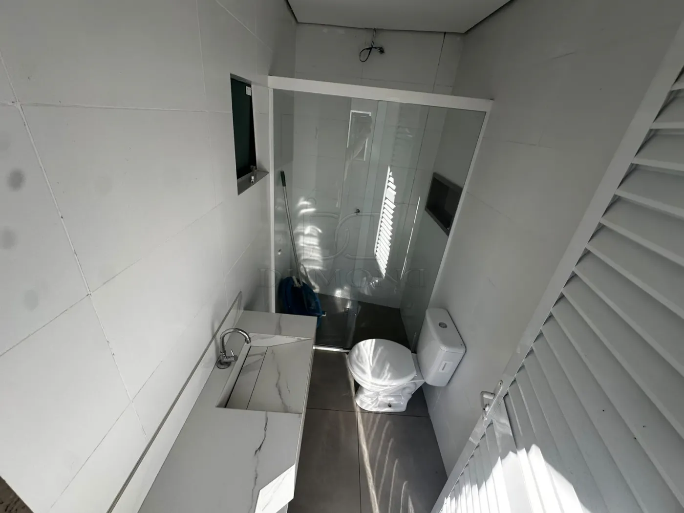 SOBRADO PARA LOCAÇÃO - JARDIM POLO CENTRO COM 3 QUARTOS