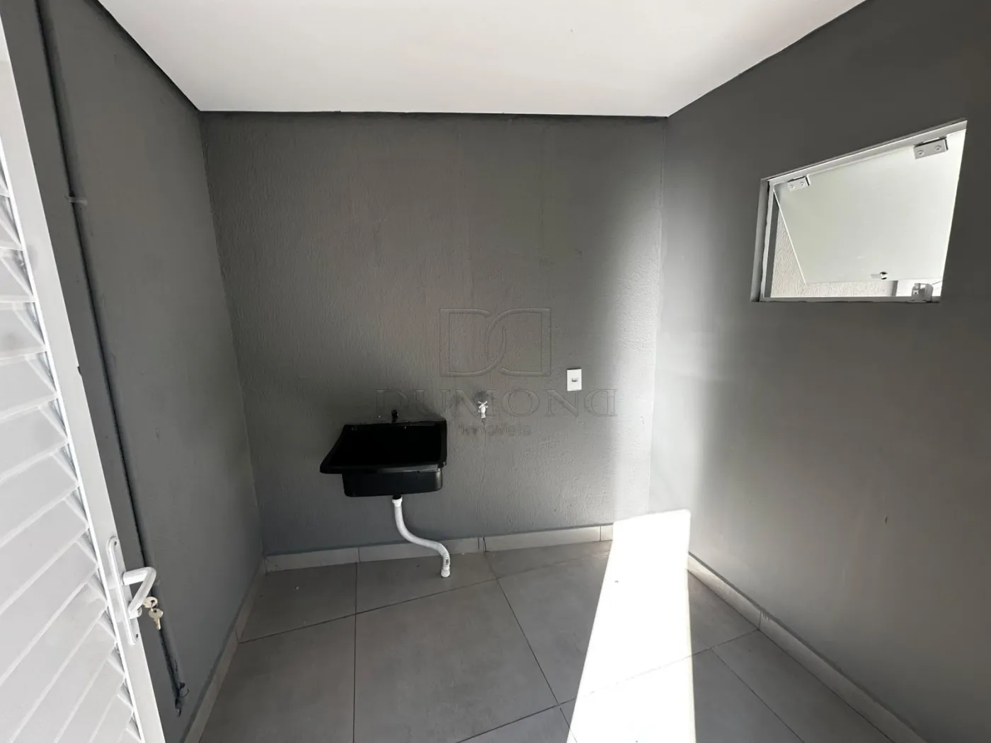 SOBRADO PARA LOCAÇÃO - JARDIM POLO CENTRO COM 3 QUARTOS