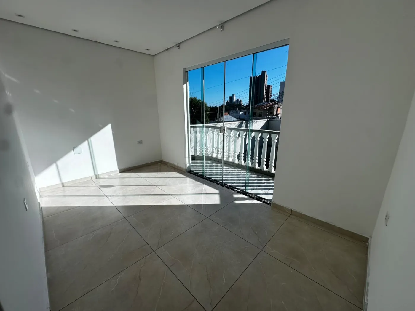 SOBRADO PARA LOCAÇÃO - JARDIM POLO CENTRO COM 3 QUARTOS