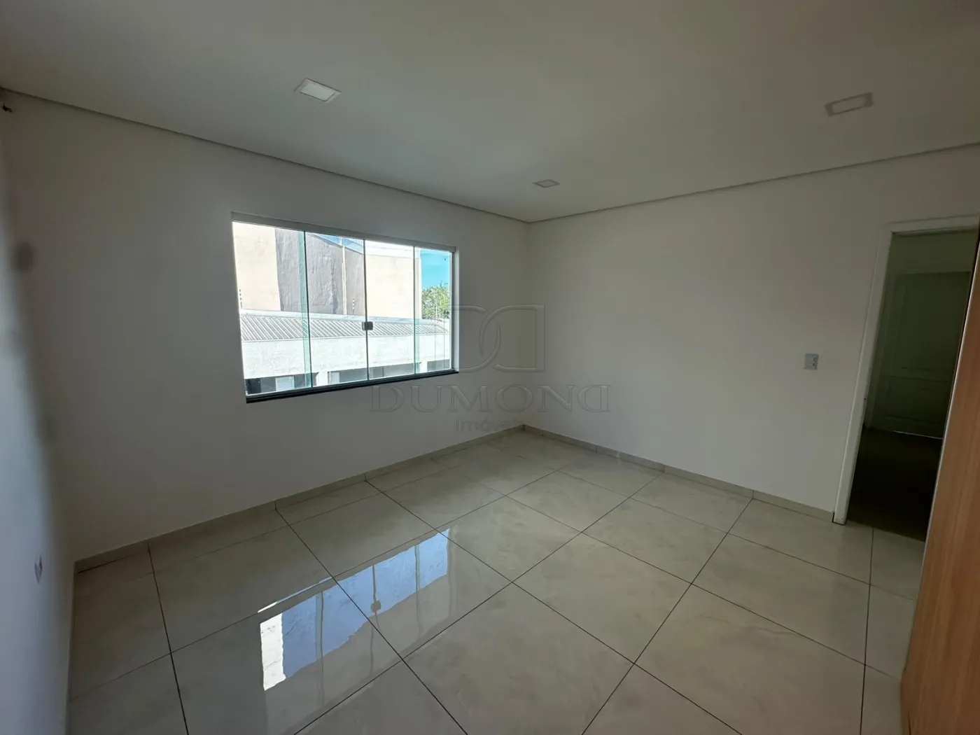 SOBRADO PARA LOCAÇÃO - JARDIM POLO CENTRO COM 3 QUARTOS