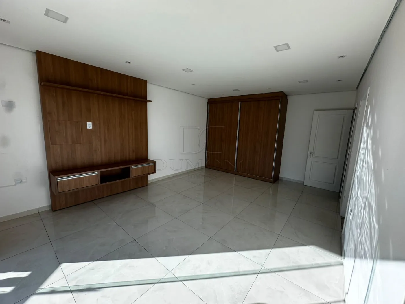 SOBRADO PARA LOCAÇÃO - JARDIM POLO CENTRO COM 3 QUARTOS