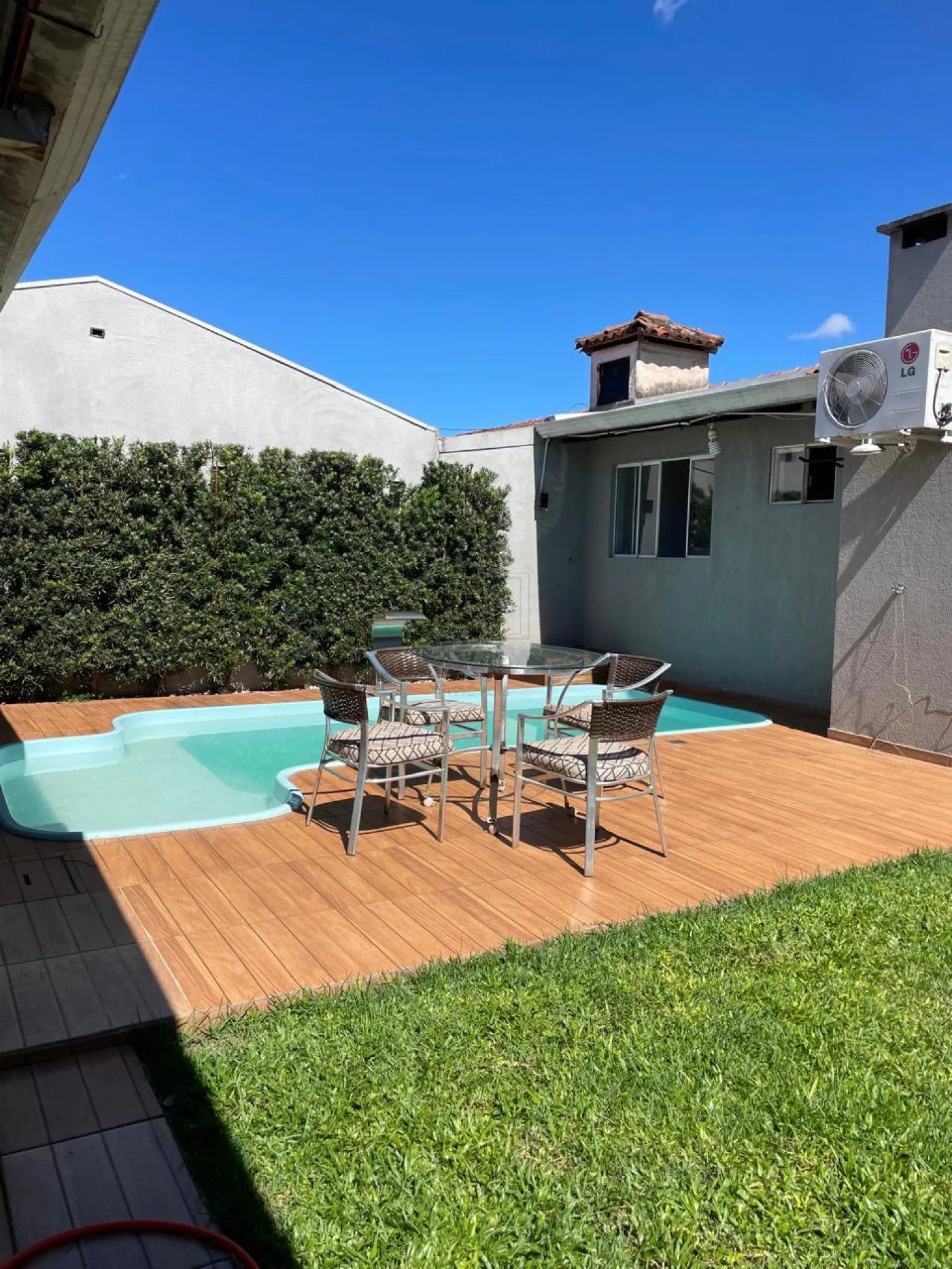 LINDA CASA A VENDA NO LANCASTER, CONFORTO, SOFISTICAÇÃO E EXCELENTE LOCALIZAÇÃO.