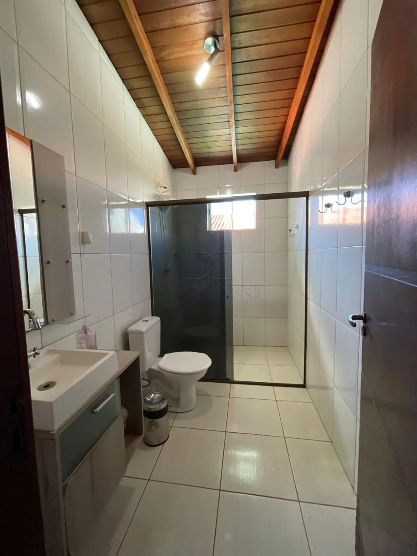 LINDA CASA A VENDA NO LANCASTER, CONFORTO, SOFISTICAÇÃO E EXCELENTE LOCALIZAÇÃO.