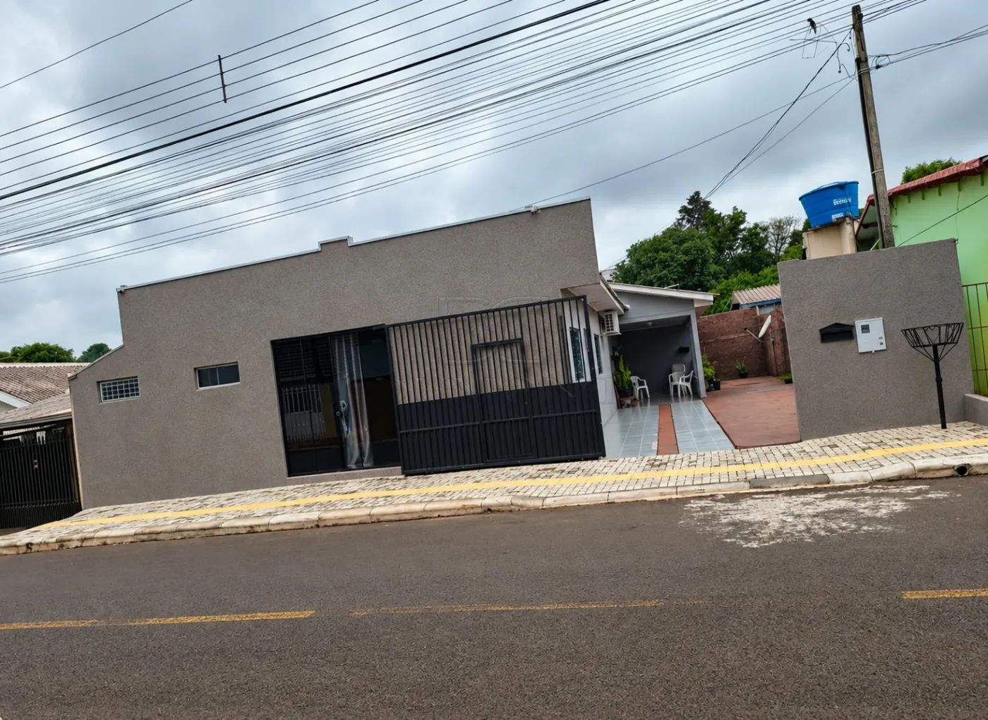 Casa Ampla com Estrutura Residencial e Comercial