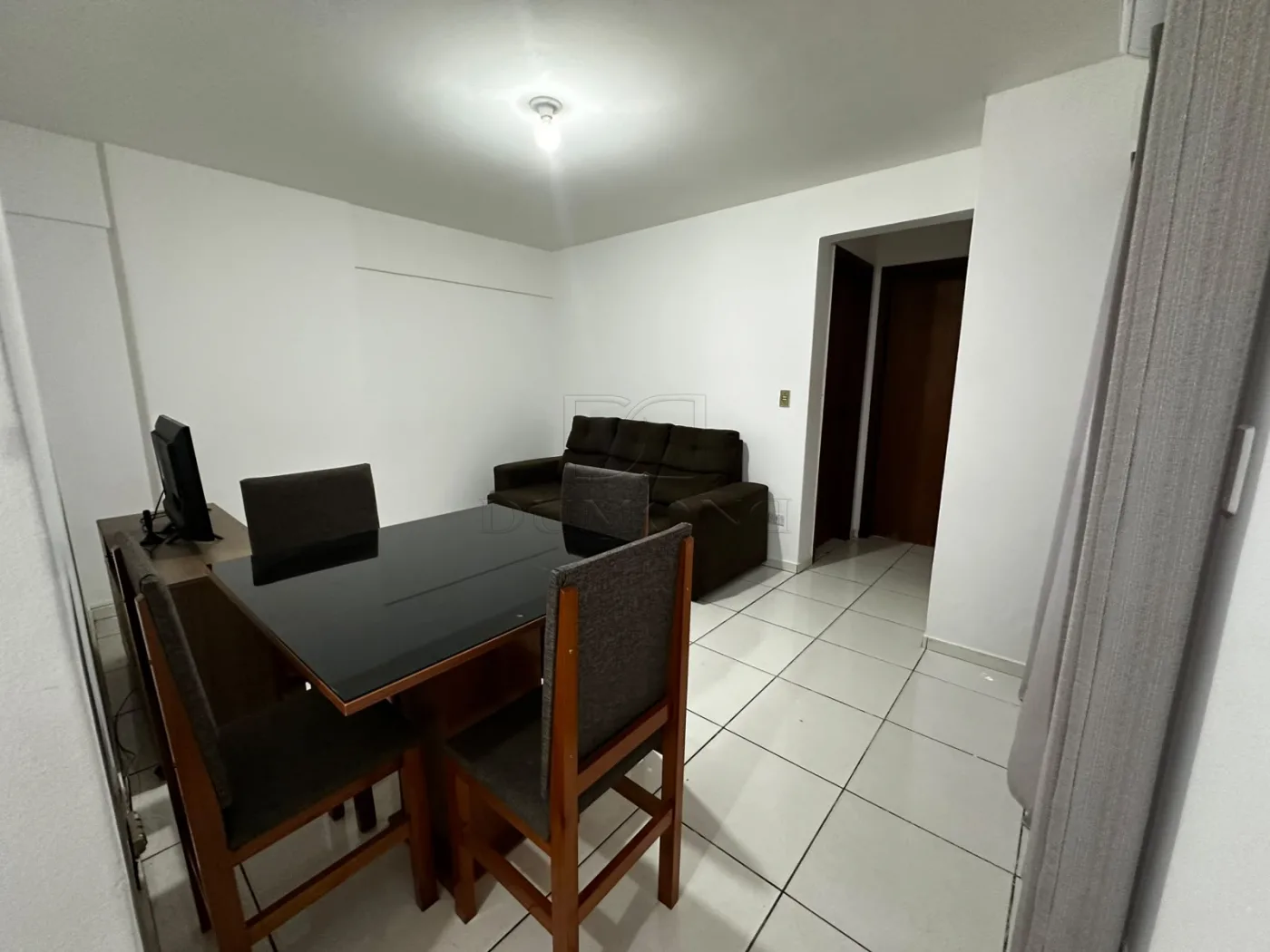 Apartamento no Edifício Cheverny, Centro de Foz do Iguaçu - PR