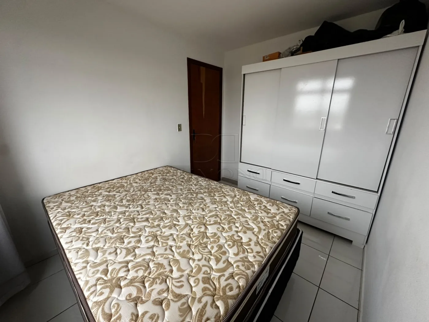 Apartamento no Edifício Cheverny, Centro de Foz do Iguaçu - PR