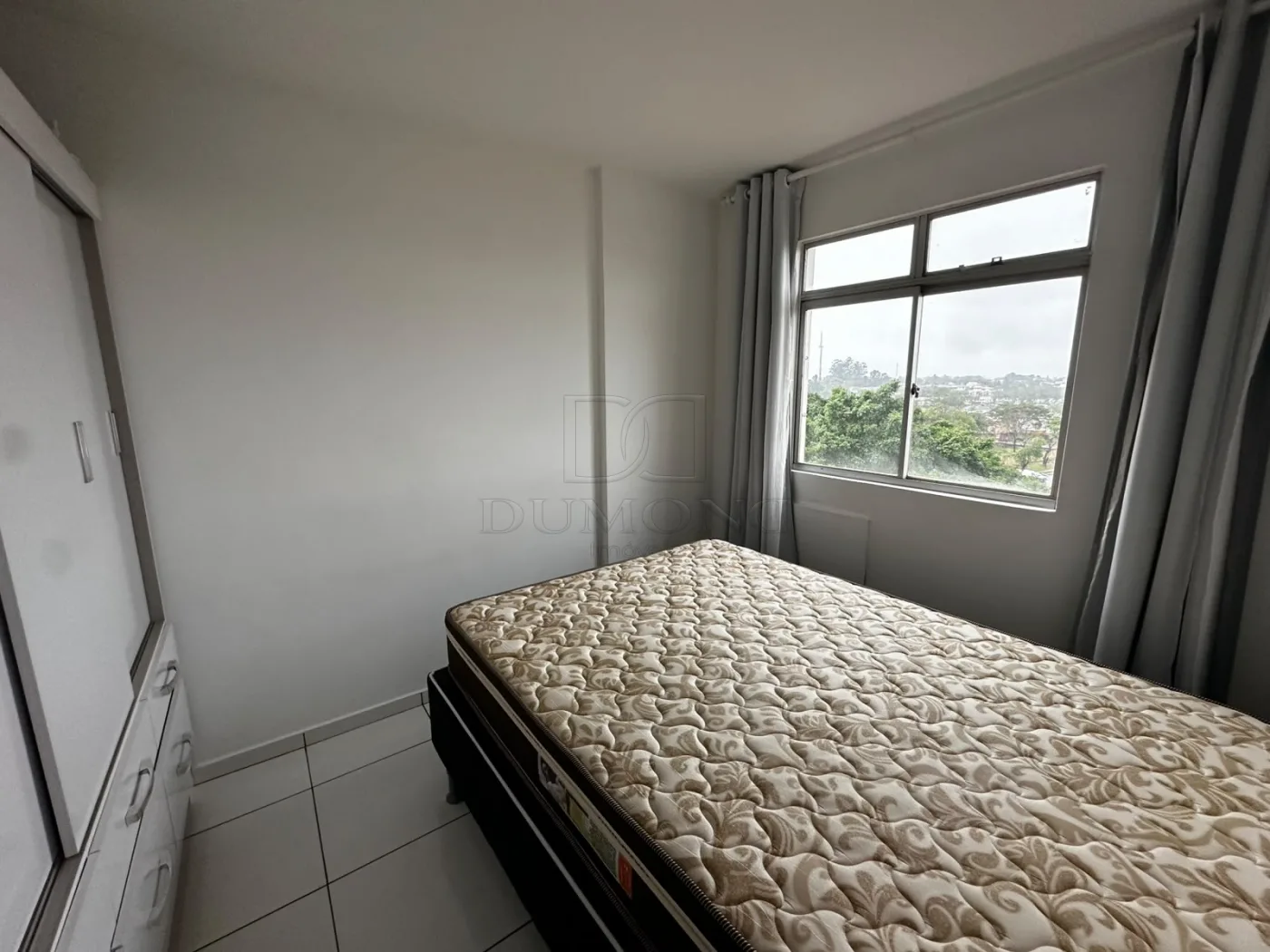Apartamento no Edifício Cheverny, Centro de Foz do Iguaçu - PR