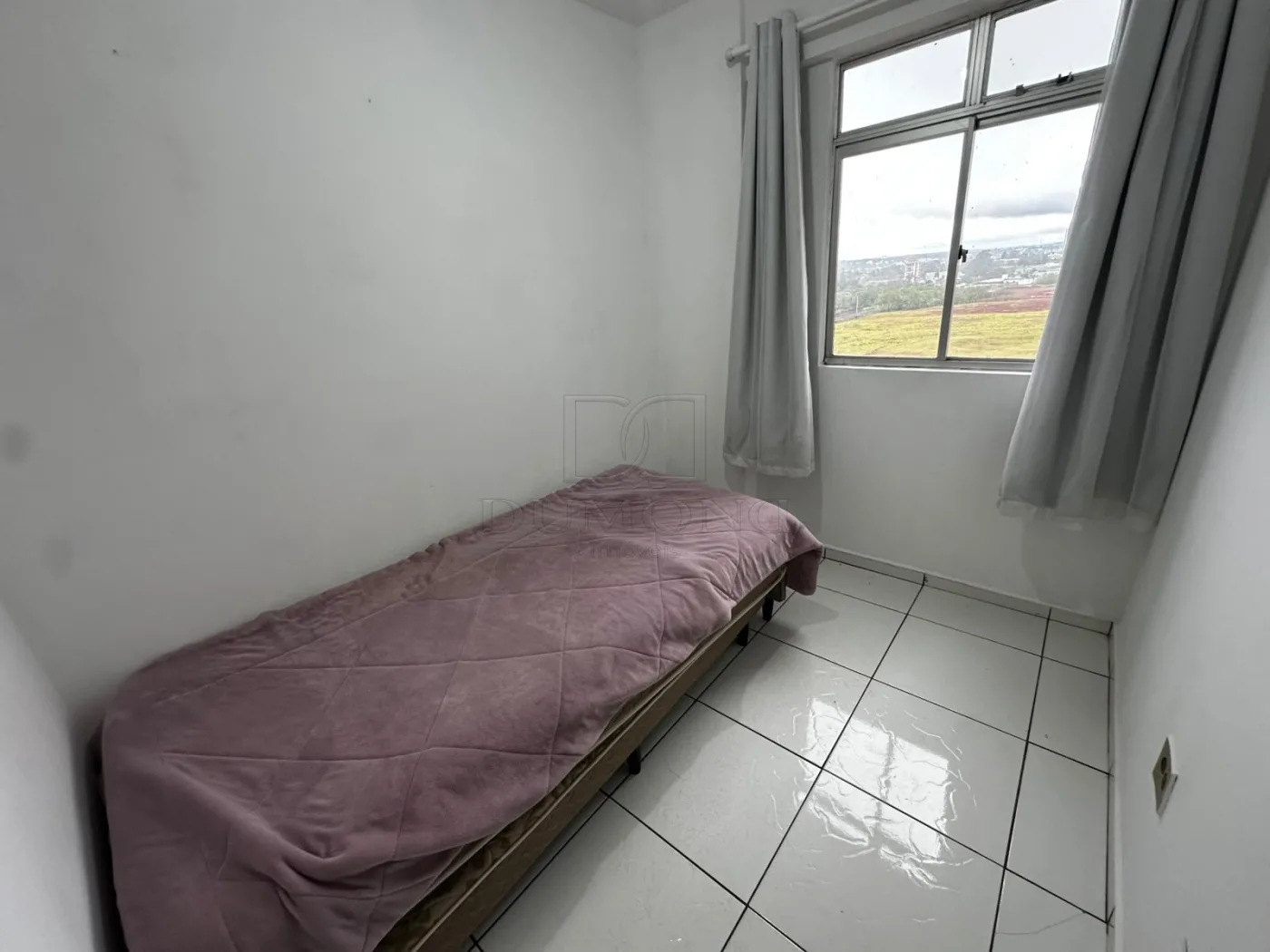 Apartamento no Edifício Cheverny, Centro de Foz do Iguaçu - PR