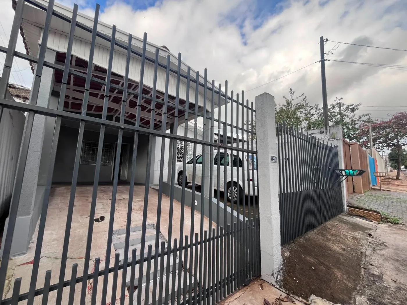 Alugar Casa / Padr&atilde;o em Foz do Igua&ccedil;u R$ 3.000,00 - Foto 1