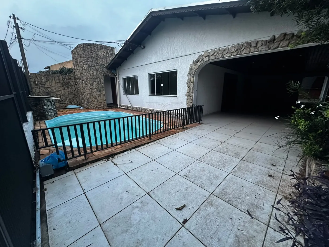 Casa com 3 dormitórios, sendo 2 suítes, para alugar por R$ 5.500/mês - Conjunto Libra - Foz do Iguaçu/PR
