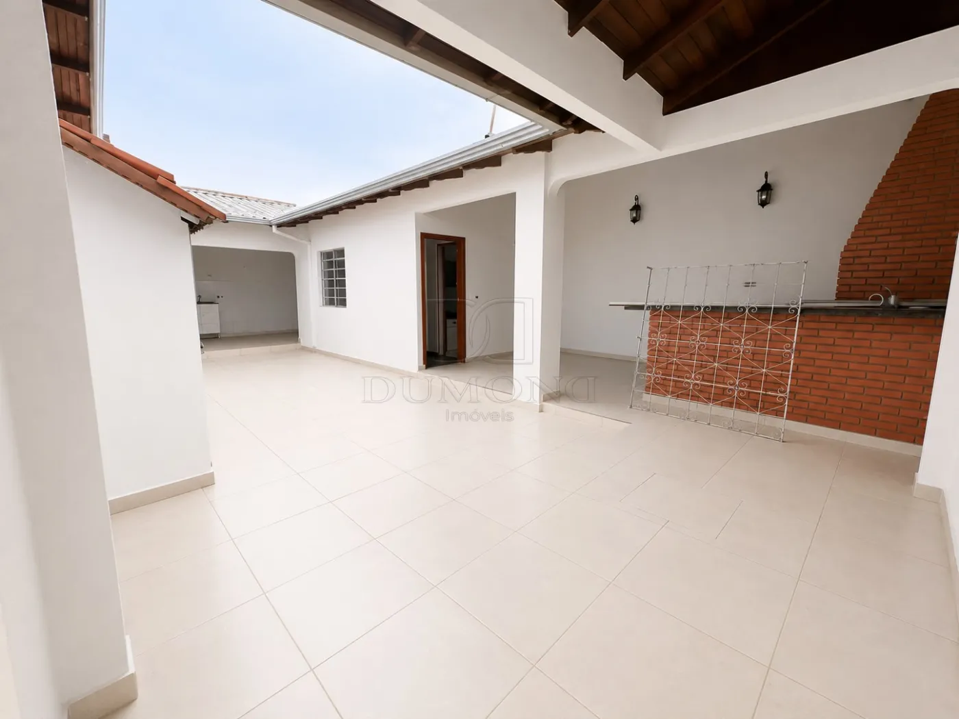 Casa com 3 dormitórios, sendo 2 suítes, para locação no Conjunto Libra, Foz do Iguaçu/PR