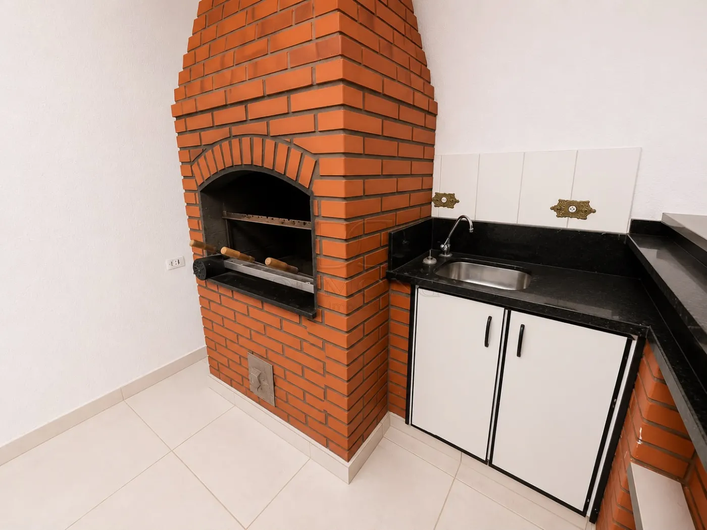 Casa com 3 dormitórios, sendo 2 suítes, para locação no Conjunto Libra, Foz do Iguaçu/PR